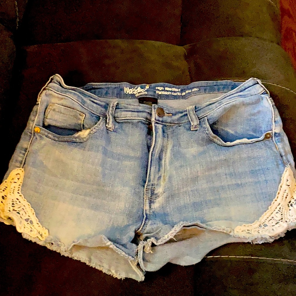 Mossimo Jean shorts with white embroidery on sides of shorts size 14
